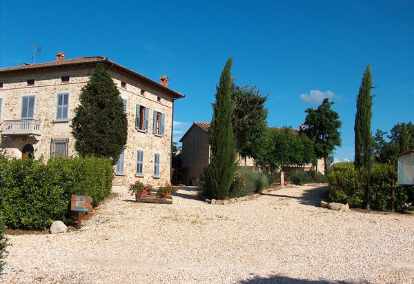 Bazzani Apartments In Siena: villino-bazzani-casole-d-elsa-multiproprieta-esterni