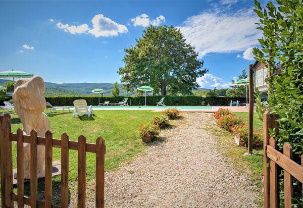 Bazzani Apartments In Siena: villino-bazzani-casole-d-elsa-multiproprieta-piscina