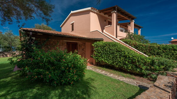 San Teodoro Apartments: Autunno, Entrata Principale, Estate, Inverno, Primavera