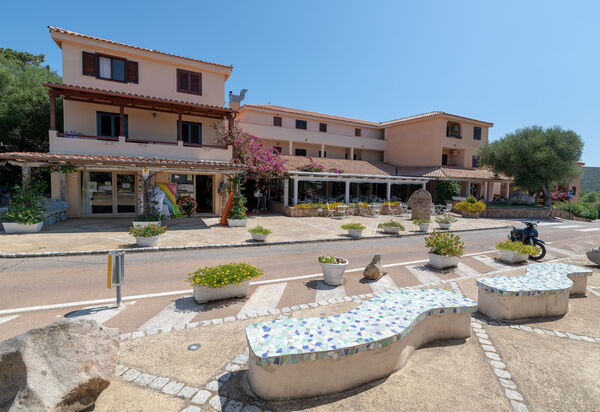 Golfo Aranci Apartments With Ac: Autunno, Entrata Principale, Estate, Primavera