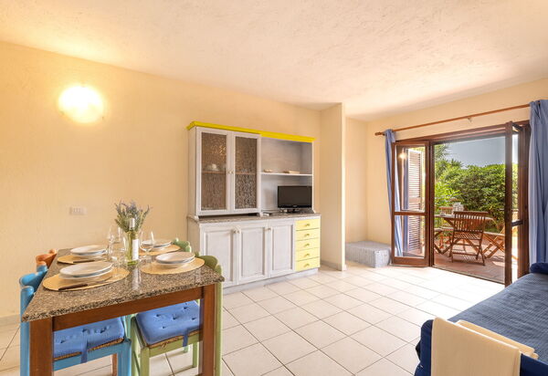 Golfo Aranci Apartments With Ac: Autunno, Cucina, Estate, Primavera, Soggiorno