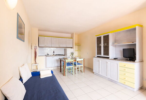 Golfo Aranci Apartments With Ac: Autunno, Cucina, Estate, Primavera, Soggiorno