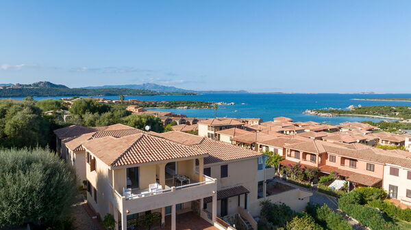 Golfo Aranci Apartments With Ac: Autunno, Entrata Principale, Estate, Primavera