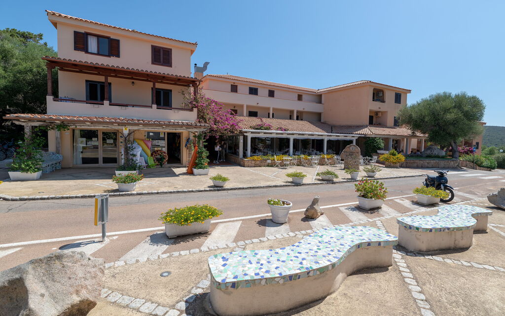 Golfo Aranci Apartments With Ac: Autunno, Entrata Principale, Estate, Primavera