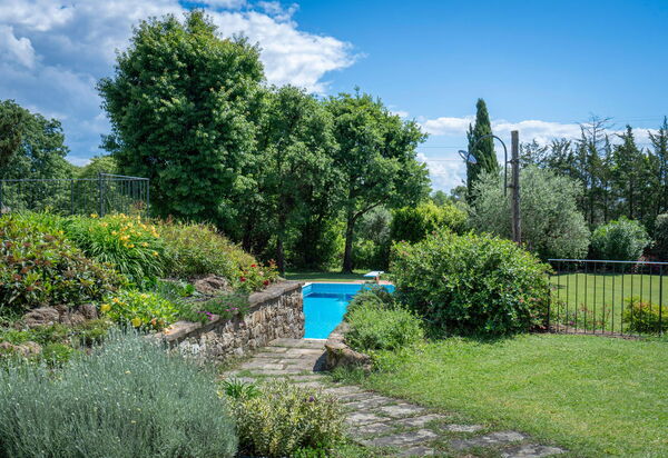 Il Villino Del Collezionista With Pool In Pistoia: Autumn, Garden, Spring, Summer