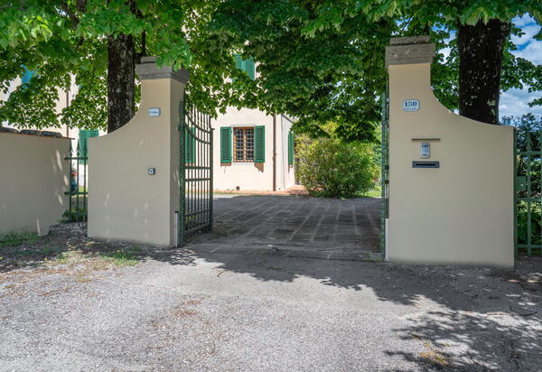 Il Villino Del Collezionista With Pool In Pistoia: Autumn, Main Entrance, Spring, Summer