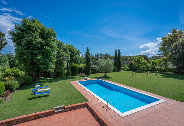 Il Villino Del Collezionista With Pool In Pistoia: Autumn, Pool, Spring, Summer