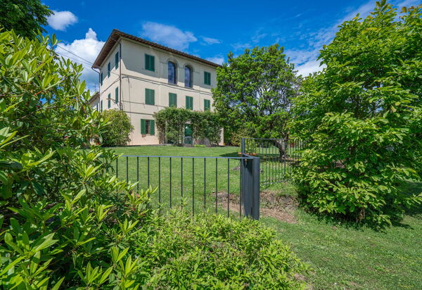 Il Villino Del Collezionista With Pool In Pistoia: Autumn, Main Entrance, Spring, Summer