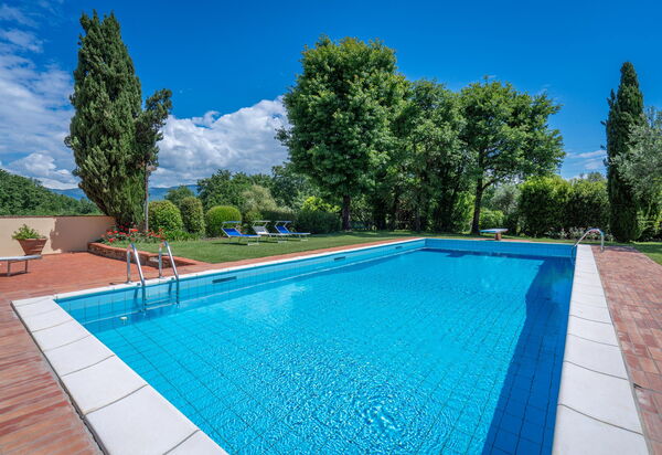 Il Villino Del Collezionista With Pool In Pistoia: Autumn, Pool, Spring, Summer