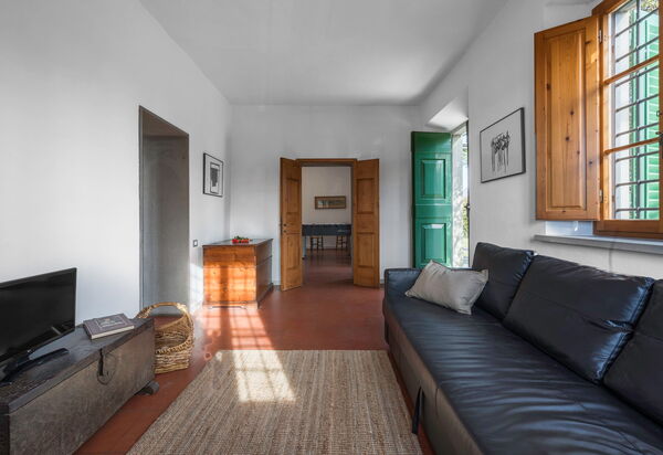 Il Villino Del Collezionista With Pool In Pistoia: Autumn, Spring, Summer