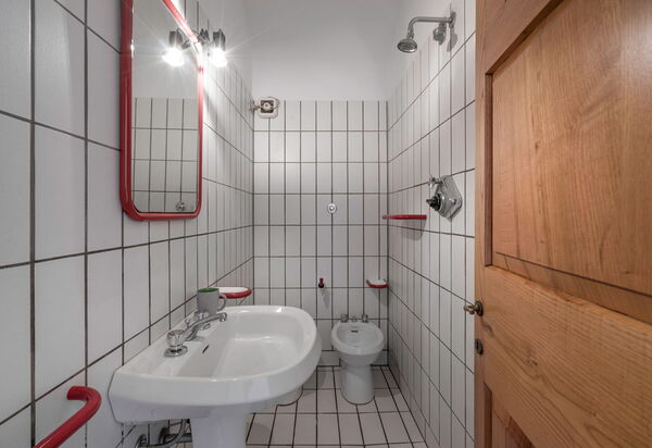 Il Villino Del Collezionista With Pool In Pistoia: Autumn, Bathroom, Spring, Summer