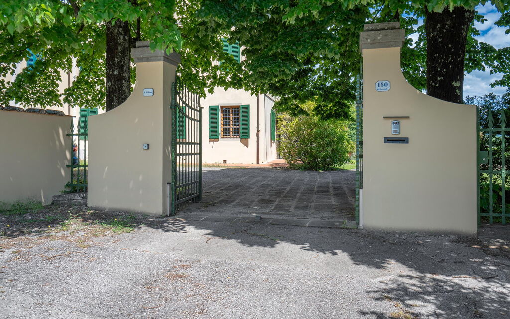 Il Villino Del Collezionista With Pool In Pistoia: Autumn, Main Entrance, Spring, Summer