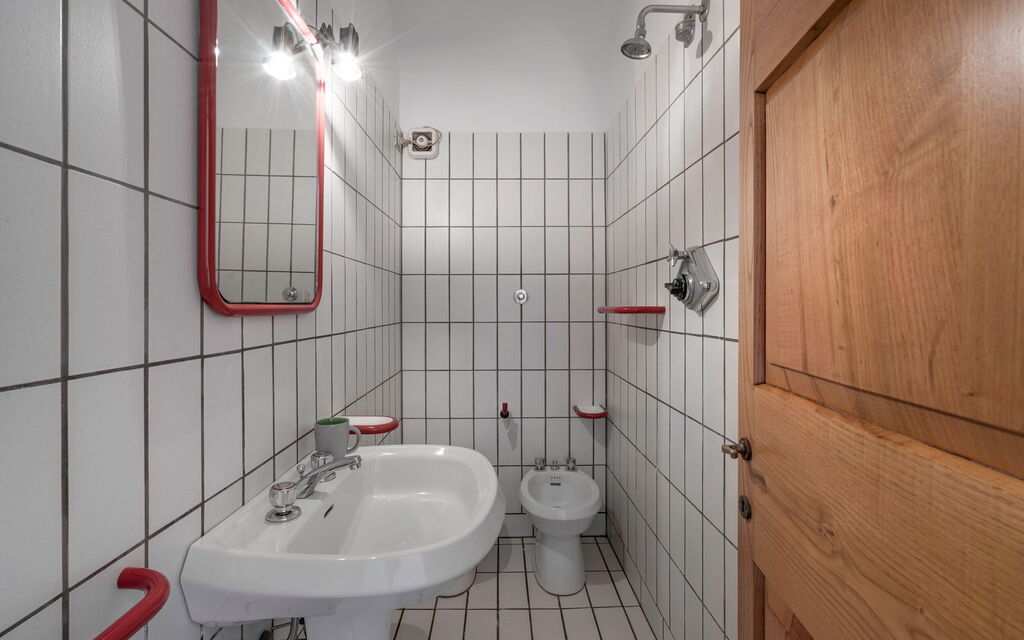 Il Villino Del Collezionista With Pool In Pistoia: Autumn, Bathroom, Spring, Summer