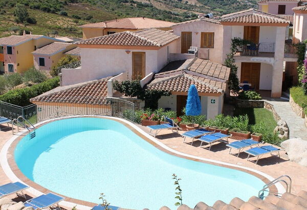 Crystal Pool Village In Tanaunella: Autunno, Estate, Inverno, Piscina, Primavera