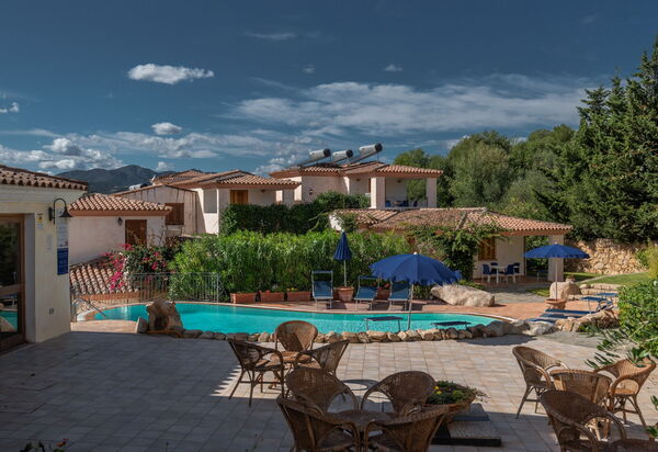 Crystal Pool Village In Tanaunella: Autunno, Estate, Inverno, Piscina, Primavera