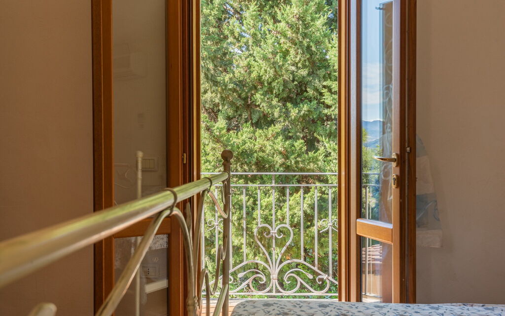 Crystal Pool Village In Tanaunella - : Autumn, Bedroom, Spring, Summer, Winter