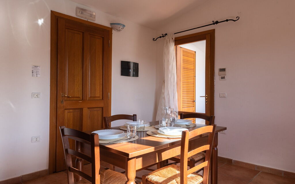 Crystal Pool Village In Tanaunella - : Autumn, Dining Room, Spring, Summer, Winter