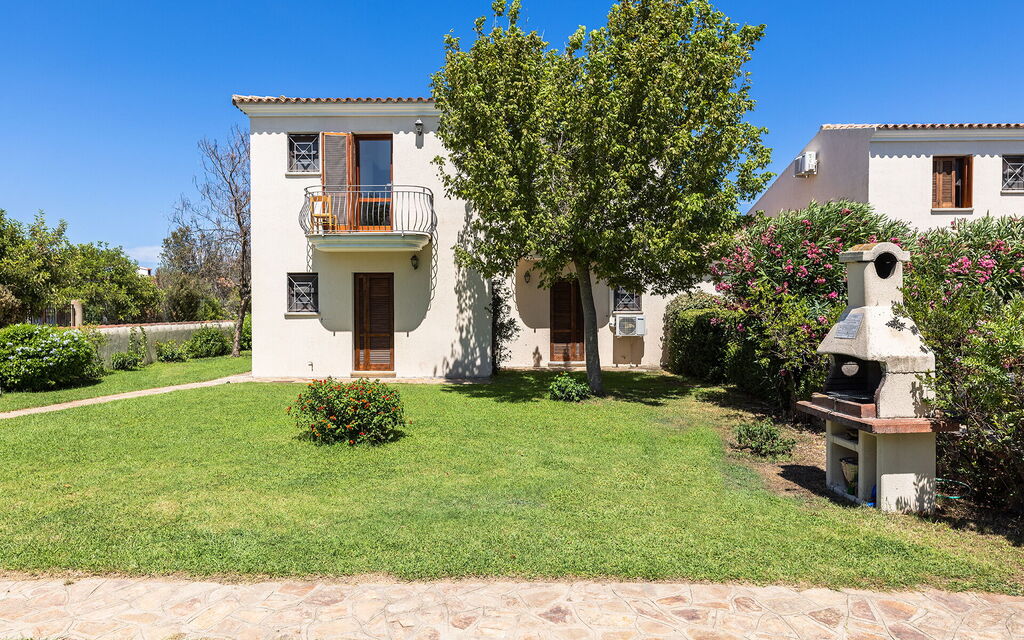 Budoni Homes Seaside, Ac And Bike: Autumn, Main Entrance, Spring, Summer, Winter