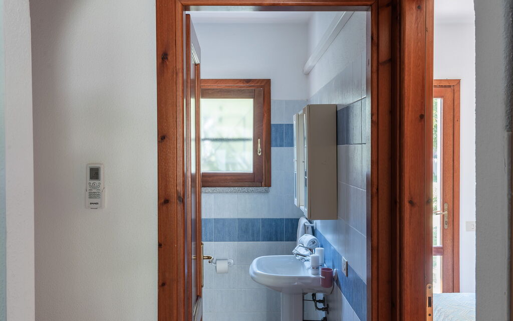 Budoni Homes Seaside, Ac And Bike - : Autumn, Bathroom, Spring, Summer, Winter