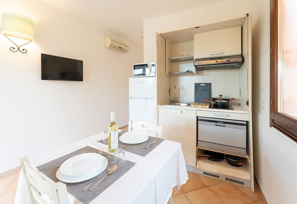 Il Mirto Appartamenti, Ac e Wifi, Gallura: Autunno, Cucina, Estate, Inverno, Primavera, Sala da pranzo