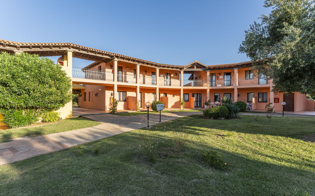 Il Mirto Appartamenti, Ac e Wifi, Gallura: Autumn, Building Exterior, Spring, Summer