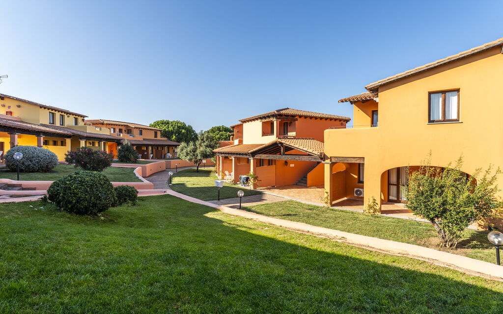 Il Mirto Appartamenti, Ac e Wifi, Gallura: Autumn, Building Exterior, Spring, Summer