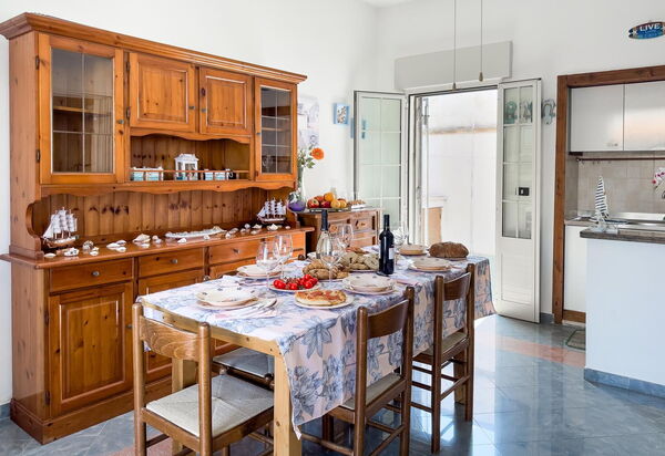 White Sand Private Villa Near The Sea, Wifi: Autunno, Cucina, Estate, Primavera, Sala da pranzo, Soggiorno