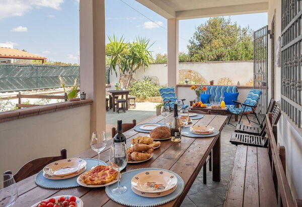 White Sand Private Villa Near The Sea, Wifi: Autunno, Balcone / Terrazza / Patio, Estate, Primavera