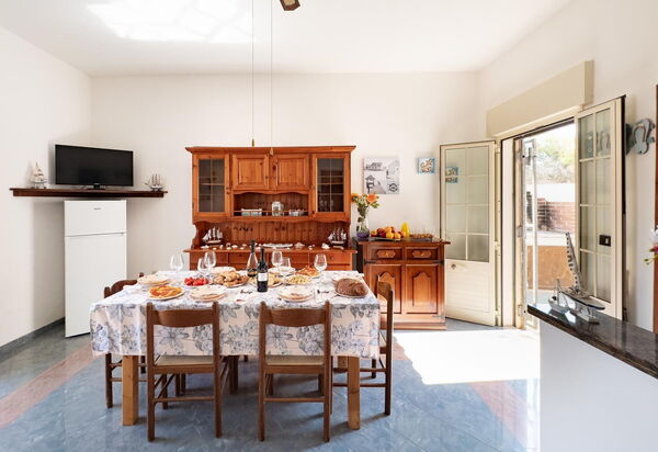 White Sand Private Villa Near The Sea, Wifi: Autunno, Cucina, Estate, Primavera, Sala da pranzo, Soggiorno