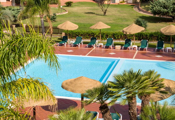 Tropical Residence In Santa Margherita Di Pula: Autunno, Estate, Inverno, Piscina, Primavera