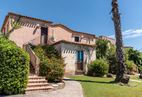 Tropical Residence In Santa Margherita Di Pula: Autunno, Estate, Esterni, Inverno, Primavera