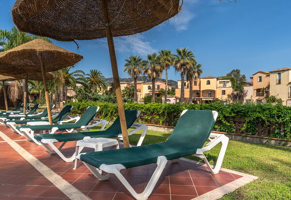 Tropical Residence In Santa Margherita Di Pula: Autunno, Estate, Inverno, Piscina, Primavera