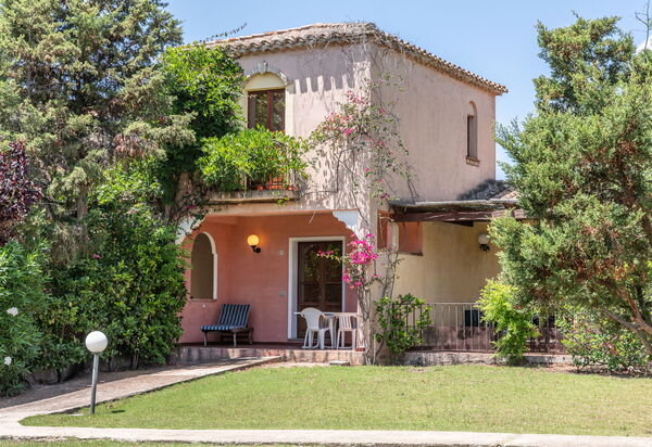 Tropical Residence In Santa Margherita Di Pula: Autunno, Estate, Esterni, Inverno, Primavera