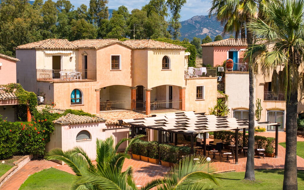 Tropical Residence In Santa Margherita Di Pula: Autunno, Estate, Esterni, Inverno, Primavera