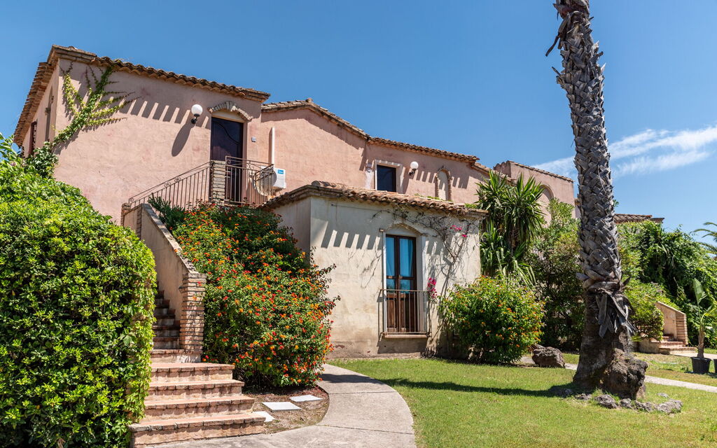 Tropical Residence In Santa Margherita Di Pula: Autunno, Estate, Esterni, Inverno, Primavera