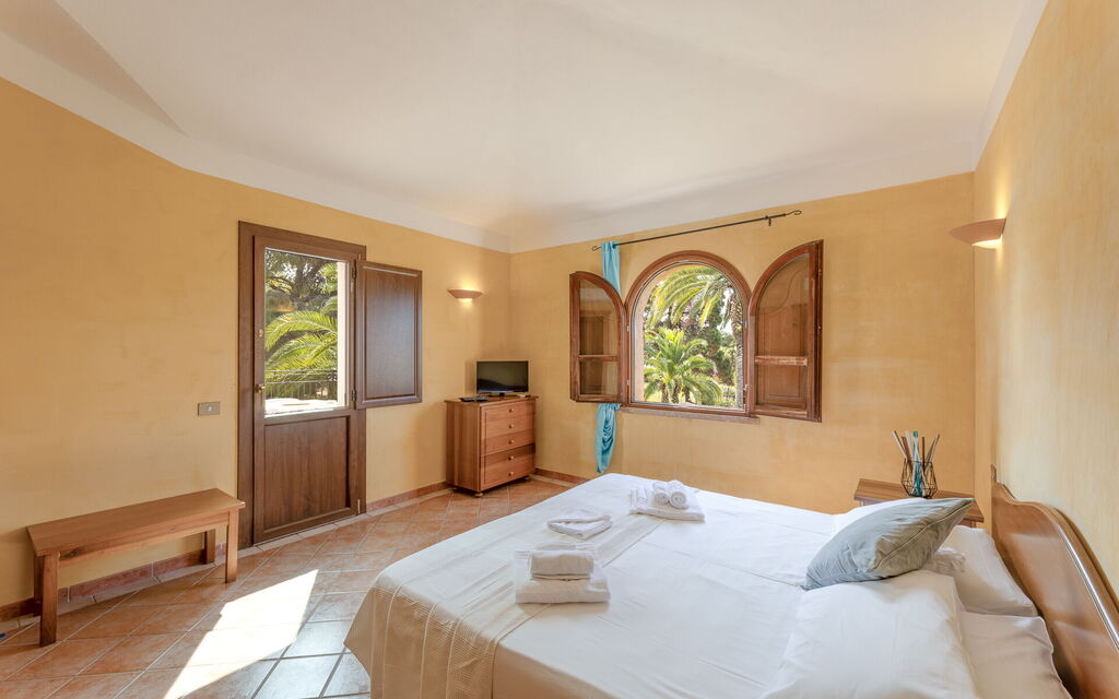Tropical Residence In Santa Margherita Di Pula - : Autumn, Bedroom, Spring, Summer, Winter