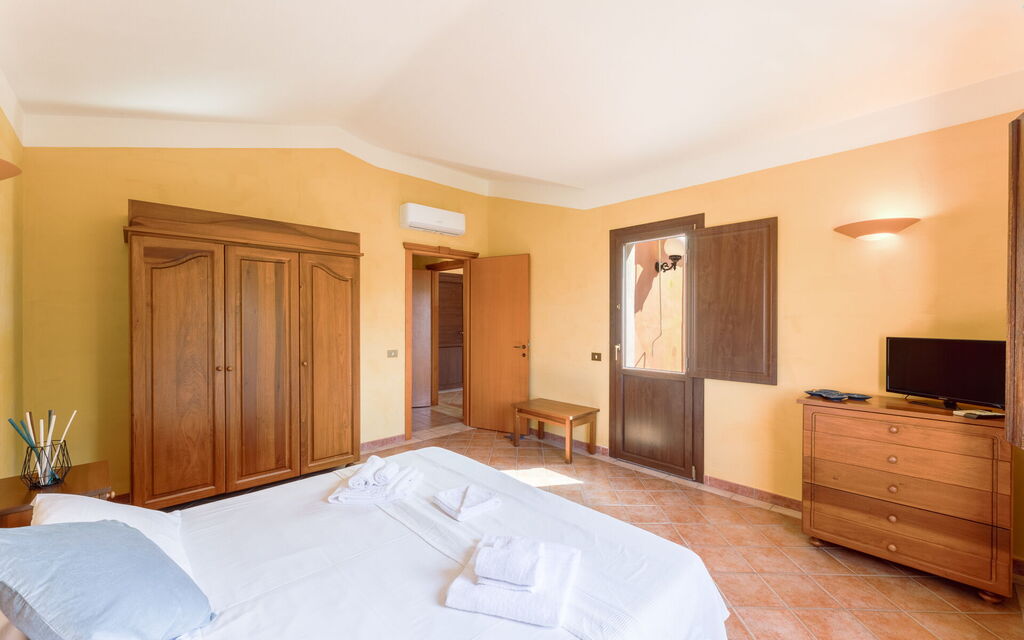 Tropical Residence In Santa Margherita Di Pula - : Autumn, Bedroom, Spring, Summer, Winter