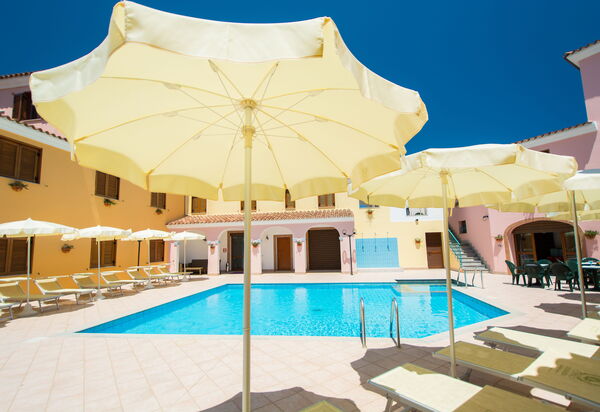 Violet Residence In Orosei: Autunno, Estate, Inverno, Piscina, Primavera