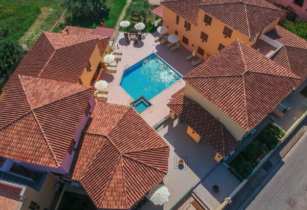 Violet Residence In Orosei: Autunno, Estate, Inverno, Piscina, Primavera