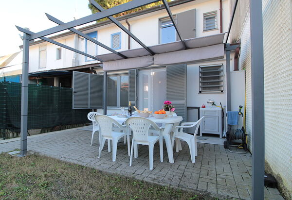 Villetta Elena, Ac, Wifi, Lido Degli Scacchi: Autumn, Garden, Spring, Summer