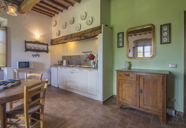 San Paolo Farm, Wifi, Pool, Val Di Cecina: Autunno, Cucina, Estate, Primavera, Soggiorno