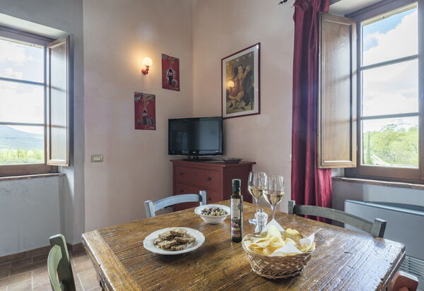 San Paolo Farm, Wifi, Pool, Val Di Cecina: Autunno, Cucina, Estate, Primavera, Soggiorno