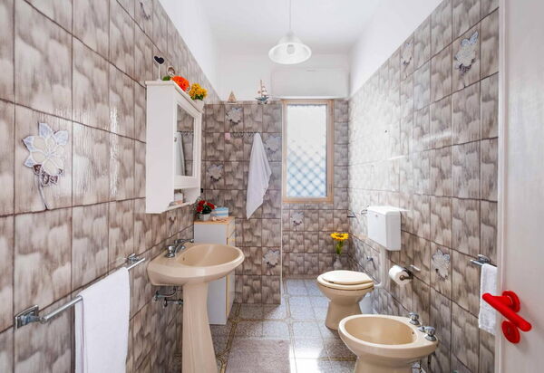 Sunny Haven Villa In Torre Lapillo: Autunno, Bagno, Estate, Inverno, Primavera