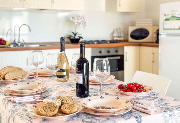 Sunny Haven Villa In Torre Lapillo: Autunno, Estate, Inverno, Primavera, Sala da pranzo