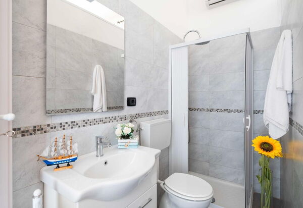 Sunny Haven Villa In Torre Lapillo: Autunno, Bagno, Estate, Inverno, Primavera