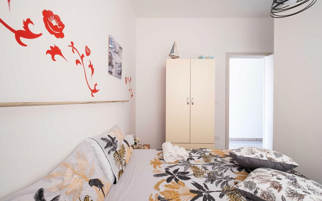 Sunny Haven Villa In Torre Lapillo: Autumn, Bedroom, Spring, Summer, Winter