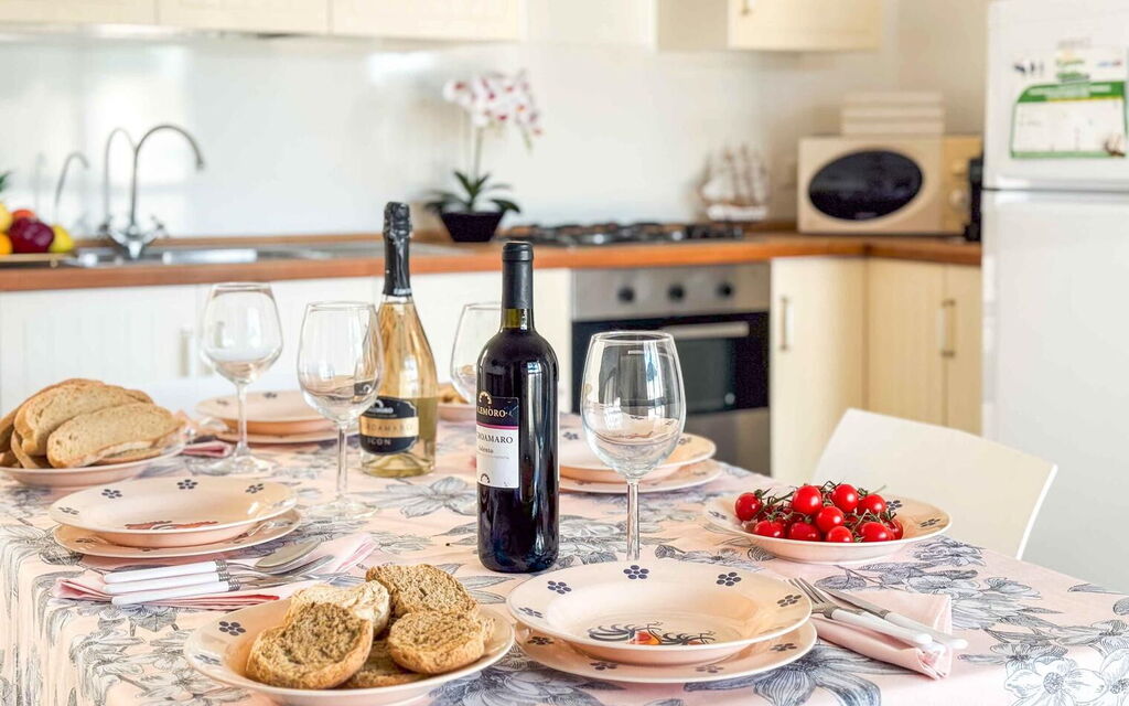 Sunny Haven Villa In Torre Lapillo: Autumn, Dining Room, Spring, Summer, Winter