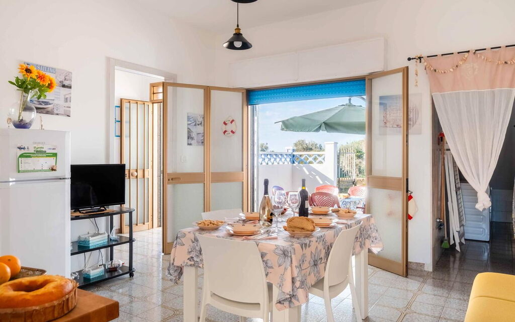 Sunny Haven Villa In Torre Lapillo: Autumn, Dining Room, Spring, Summer, Winter