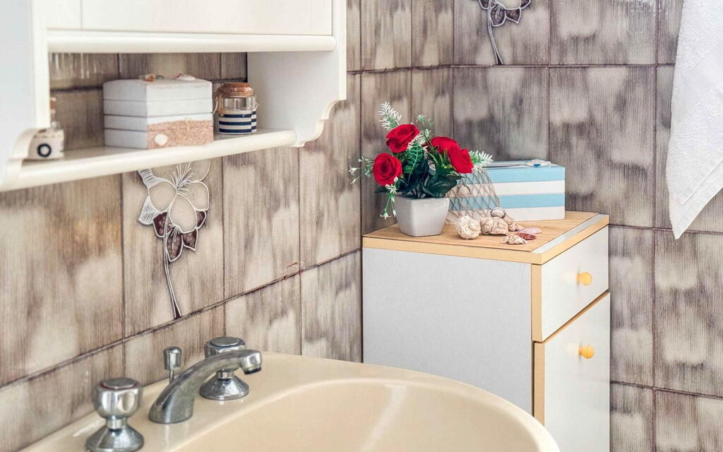 Sunny Haven Villa In Torre Lapillo: Autumn, Bathroom, Spring, Summer, Winter