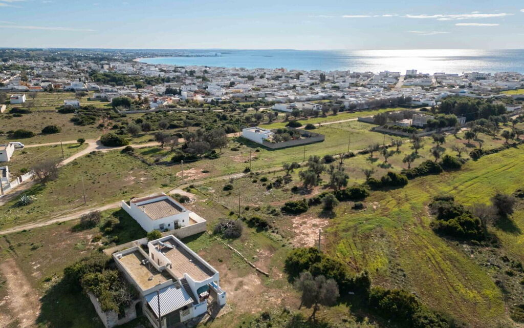 Sunny Haven Villa In Torre Lapillo: Autumn, Scenic View, Spring, Summer, Winter